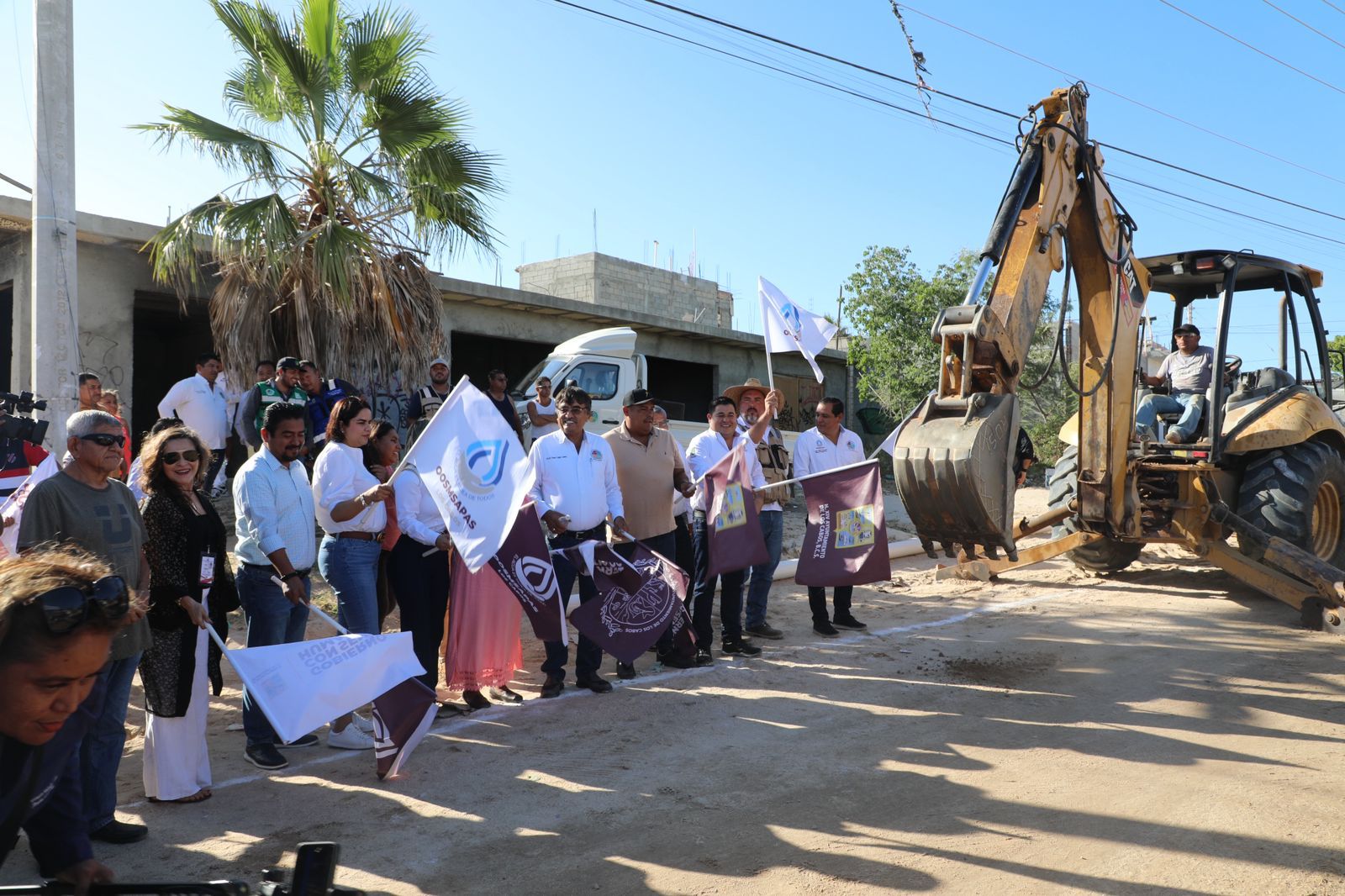 01 Dan Banderazo De Inicio A La Obra De Construccion De Red Hidraulica En La Colonia Valle Del Cabo Parte Alta En Cabo San Lucas