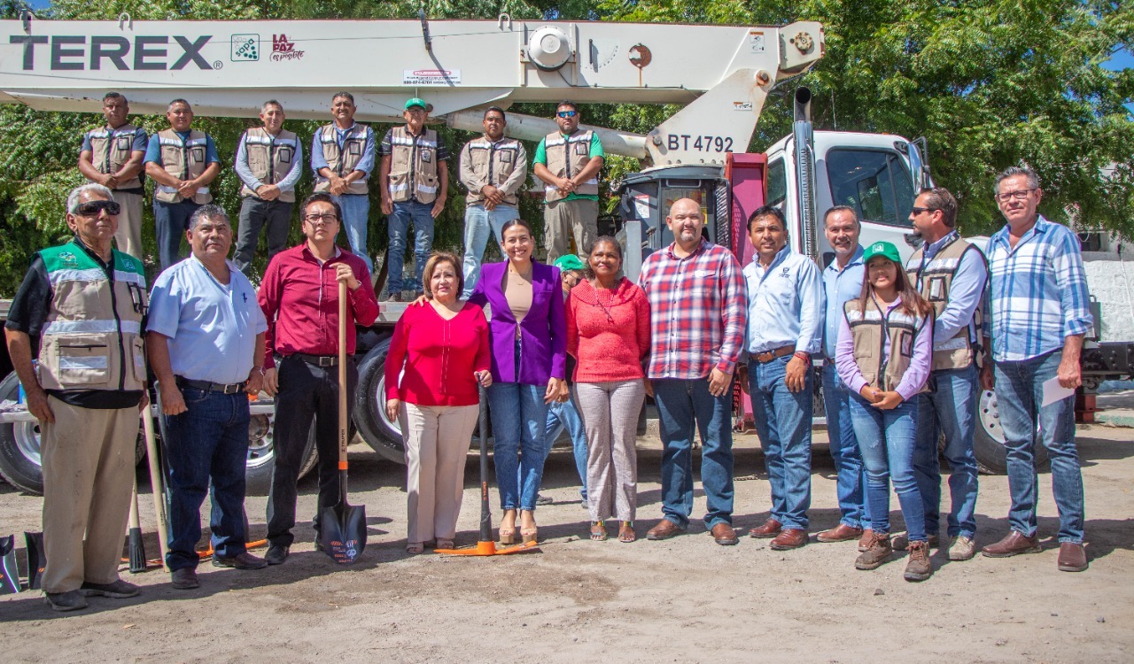 Entrega Alcaldesa Grua Y Herramientas A Personal Operativo De Oomsapas La Paz