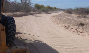 Rehabilitan 10 Kilometros De Caminos Rurales En El Ejido Alvaro Obregon2