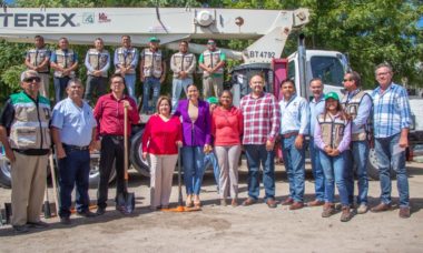 Entrega Alcaldesa Grua Y Herramientas A Personal Operativo De Oomsapas La Paz