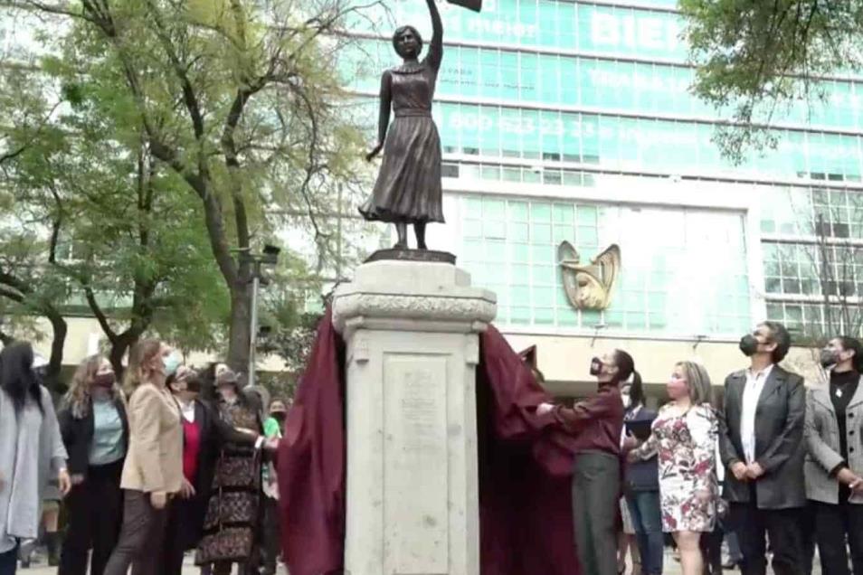 Presentan 4 Estatuas Mujeres Destacadas Cdmx