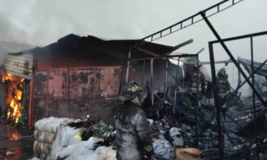 Se Incendia Fabrica De Plasticos En Ciudad De Mexico Focus 0 0 955 636