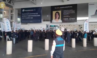 Pilotos De Aeromar Se Manifiestan En La Terminal 2 De Aeropuerto De Cdmx