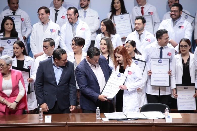 Ceremonia De Clausura Y Bienvenida De Cursos De Especialidades Medicas 6