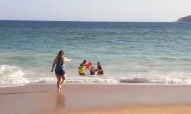 Rescate Olas Playa Acapulco