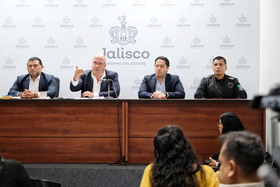 Conferencia De Prensa Delitos Cover