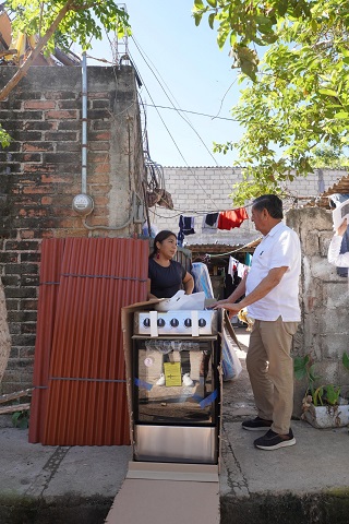 Entrega De Laminas Michel