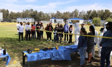 040422 Recibe Fge A Estudiantes 1