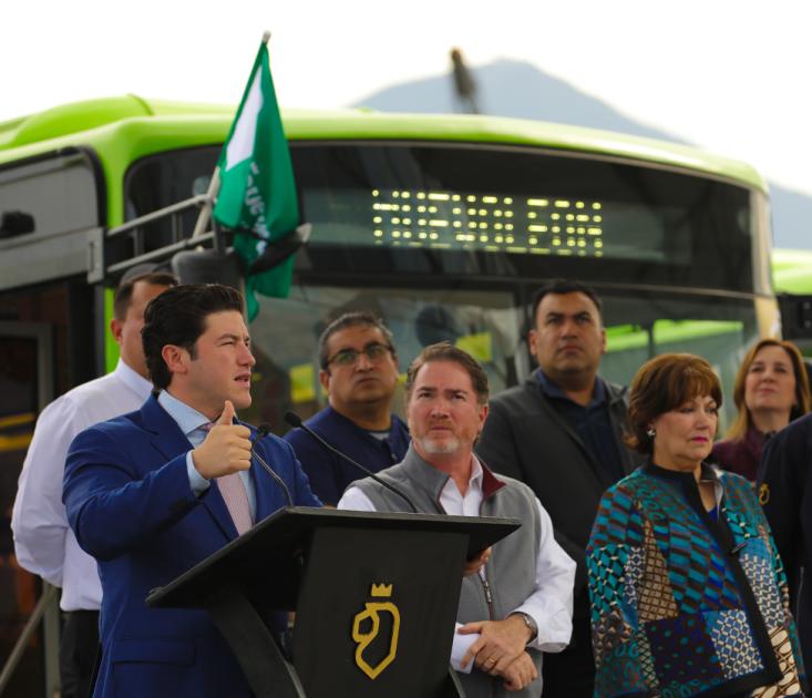 Entrega De Unidades De Transporte Publico10