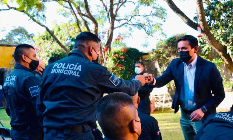 Reconocimiento Policias Pedro Escobedo1