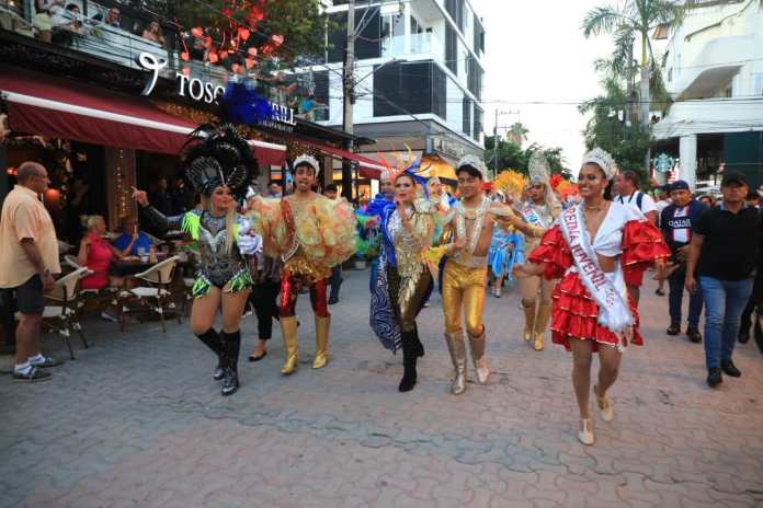 Gozan Desfile En La Quinta Avenida