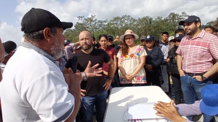 Atiende Gobierno Reclamos Y Libera Carretera 696x391 1