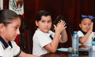 Realizan Cabildo Infantil En Isla Mujeres 696x464 1