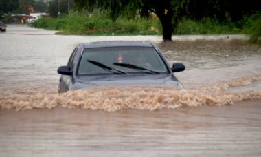 Lluvias En Hermosillo Inundacion Auto En Un Charco