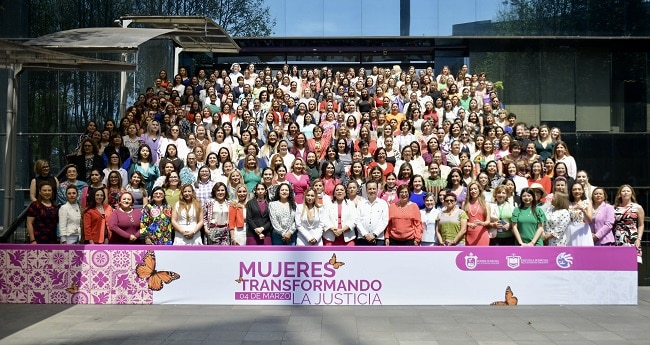 Mujeres Transformando La Justicia 1