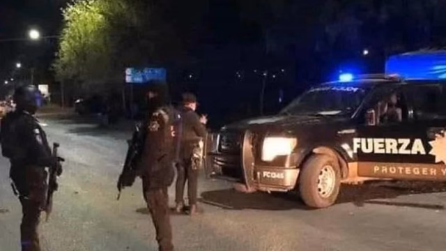 Hombres armados convierten calle de Linares en campo de tiro