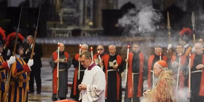 Multitudes despiden al Papa Francisco en la Basílica de San Pedro