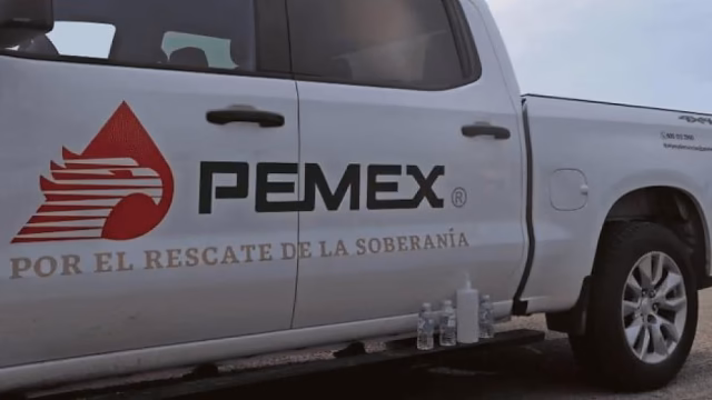 ASEA investiga derrame de Pemex en Dos Bocas y cierra playas