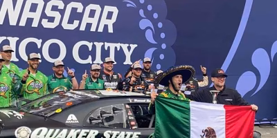 Daniel Suárez triunfa en NASCAR Xfinity Series con remontada histórica