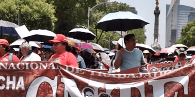 La CNTE debate el destino de su plantón en el Zócalo capitalino