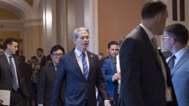 Republicanos aceleran recortes fiscales en maratón legislativo