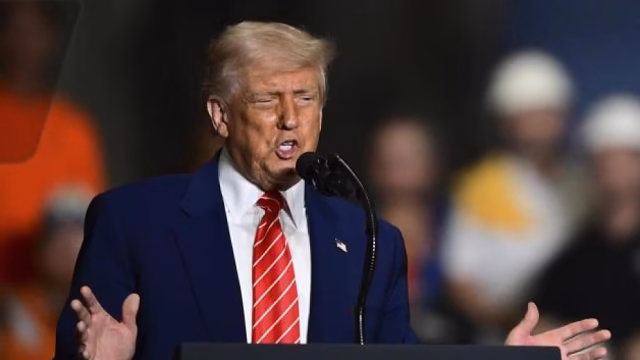 Trump presiona a la Corte Suprema para avalar recortes en empleo federal