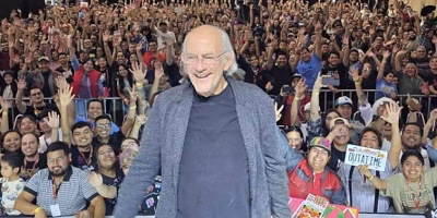 Christopher Lloyd feiert 40 Jahre Zurück in die Zukunft in Mexiko