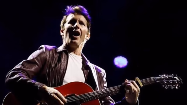 James Blunt revive su disco debut en México con nostalgia y humor