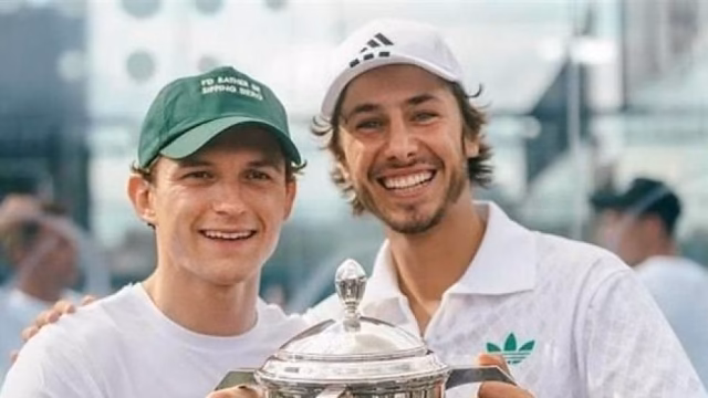 Tom Holland y Juanpa Zurita conquistan el pádel con espíritu ganador