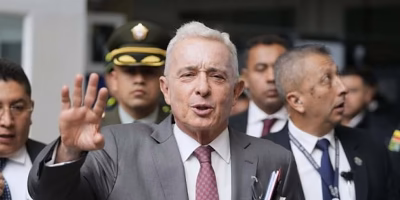 Álvaro Uribe receives a 12-year sentence for bribery and procedural fraud