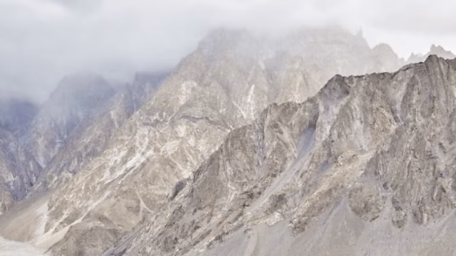 El fútbol femenino transforma vidas en las montañas de Pakistán