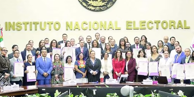 El INE entrega constancias a jueces tras controversia legal