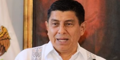 Gobierno de Oaxaca restituye plazas a burócratas despedidos