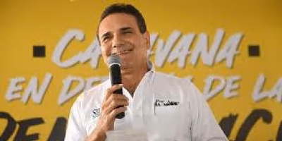 Judge stops arrest warrant against former governor of Michoacán