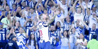 Monterrey domina Necaxa e surge como líder solitário