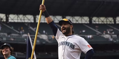Suárez leads Mariners over Padres with key home run