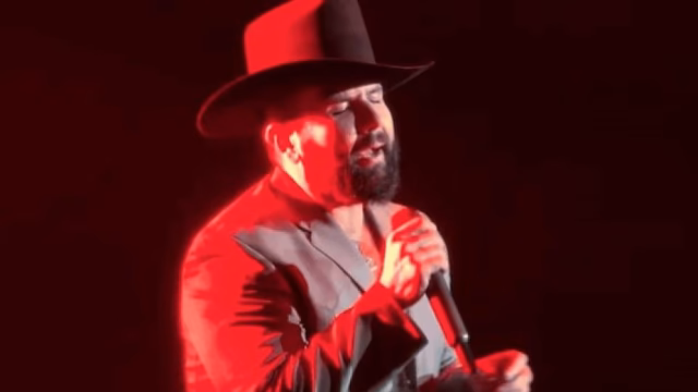 Carín León berauscht Las Vegas mit patriotischer Party