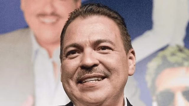 Julio Preciado hospitalizado por neumonía derivada de exceso laboral