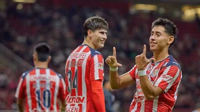 La cantera de Chivas brilla en una victoria con sabor a montaña rusa