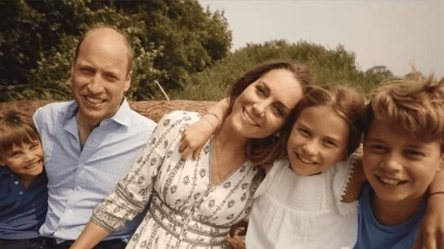La familia real británica sucumbe al hechizo de Harry Potter