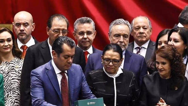 Sheinbaum entrega su primer informe de gobierno en diez minutos