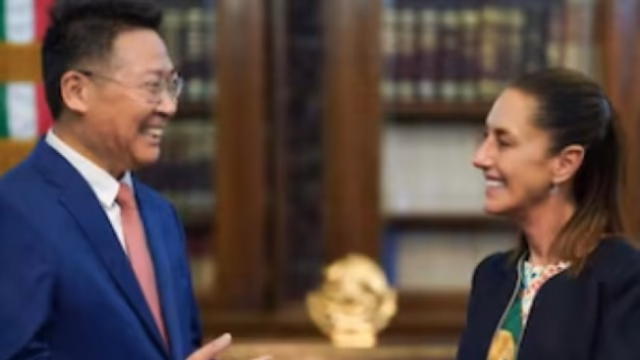 Sheinbaum recibe credenciales de embajadores de cinco naciones