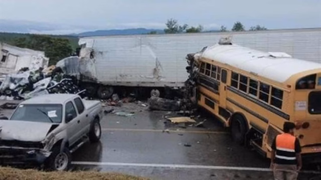 Accidente múltiple en carretera de Tamaulipas deja una persona fallecida