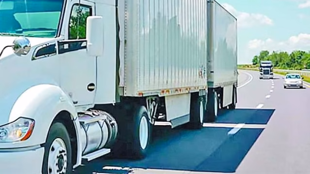 Bloqueos carreteros generan pérdidas millonarias y colapso logístico