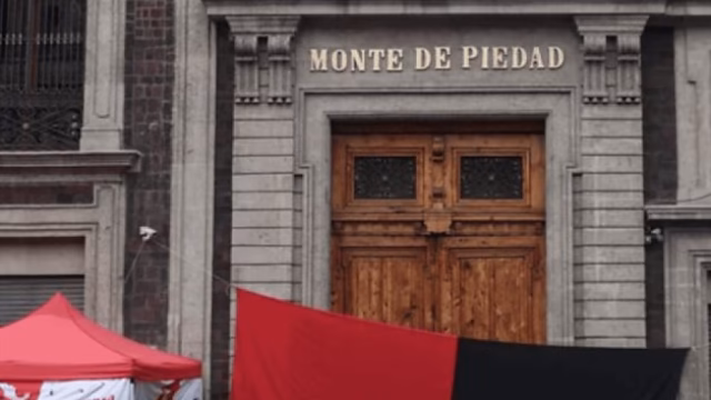 Estalla huelga en Nacional Monte de Piedad por violaciones laborales
