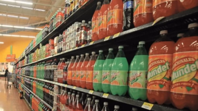 Industria refresquera se compromete a reducir azúcar en sus bebidas