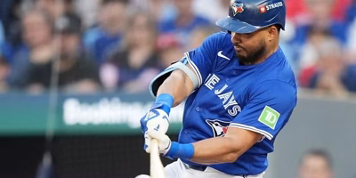 Back injury keeps Santander away from the Blue Jays