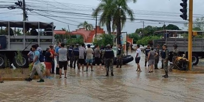 Looting clouds the flood emergency in Poza Rica