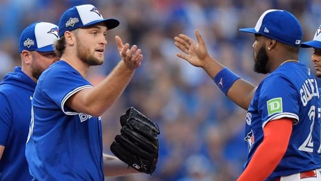 Yesavage y Guerrero Jr lideran la ofensiva récord de Toronto
