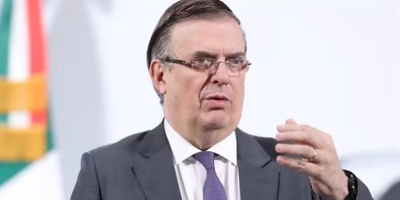 Ebrard calcula un arancel del 10% para camiones mexicanos